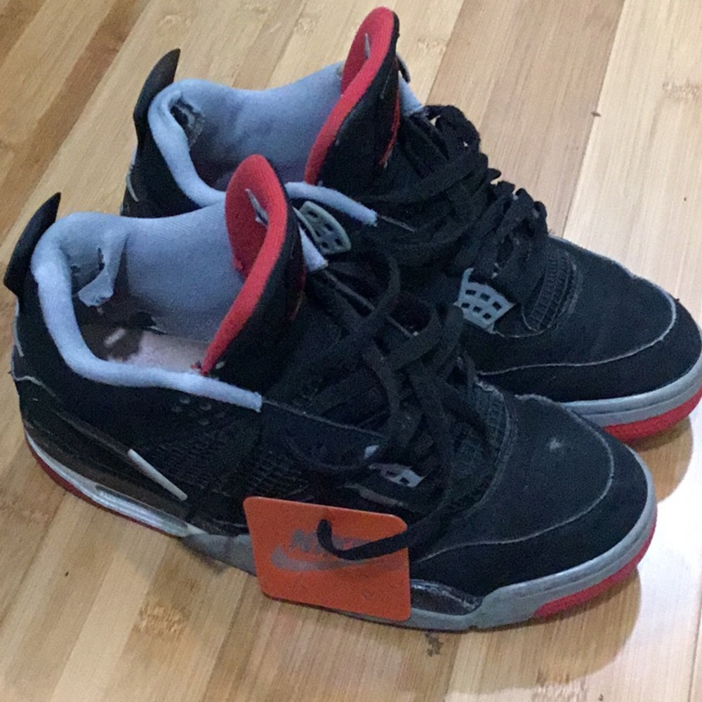 Air Jordan 4 - Picture 2 of 5